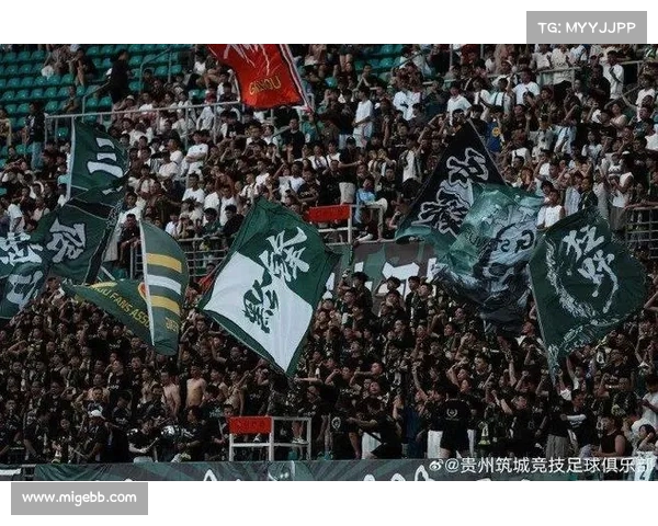 张华晨:全队倾尽全力未能为主场球迷带来胜利遗憾难掩 张华晨:全队倾尽全力未能为主场球迷带来胜利遗憾难掩